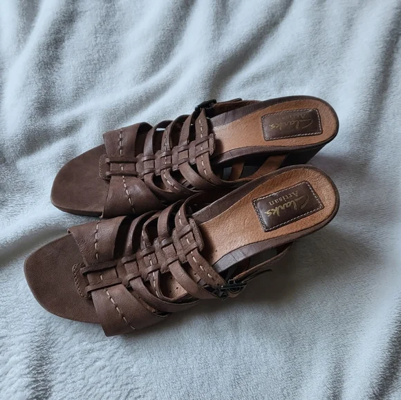 Clarks | Shoes | Clarks Artisan Leather Sandals Low Heel Brown Womens Size  85 | Poshmark